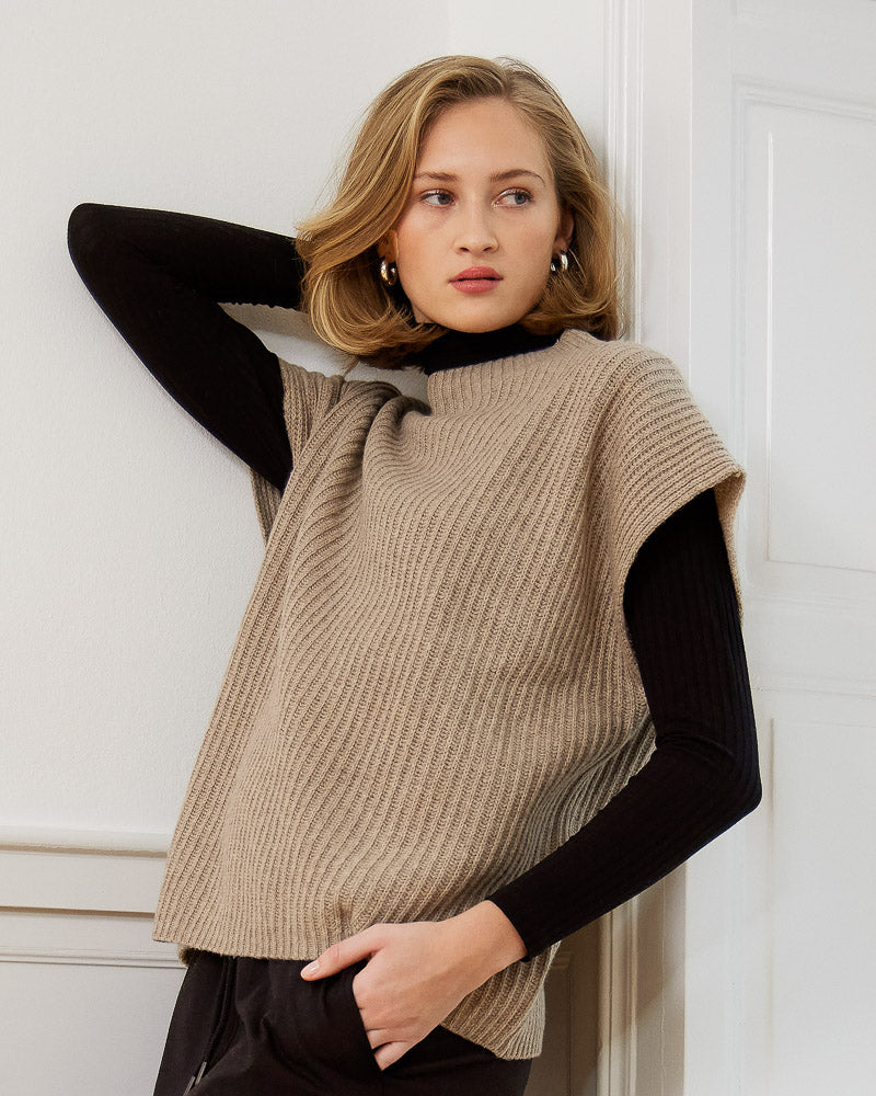 IsadoraTT Sleeveless Pullover